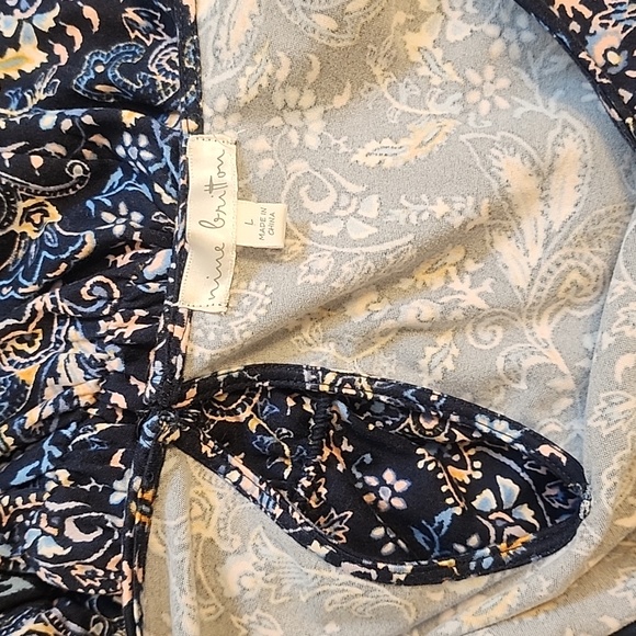 Nine Britton Size L romper in Navy Blue and Floral - Picture 3 of 3